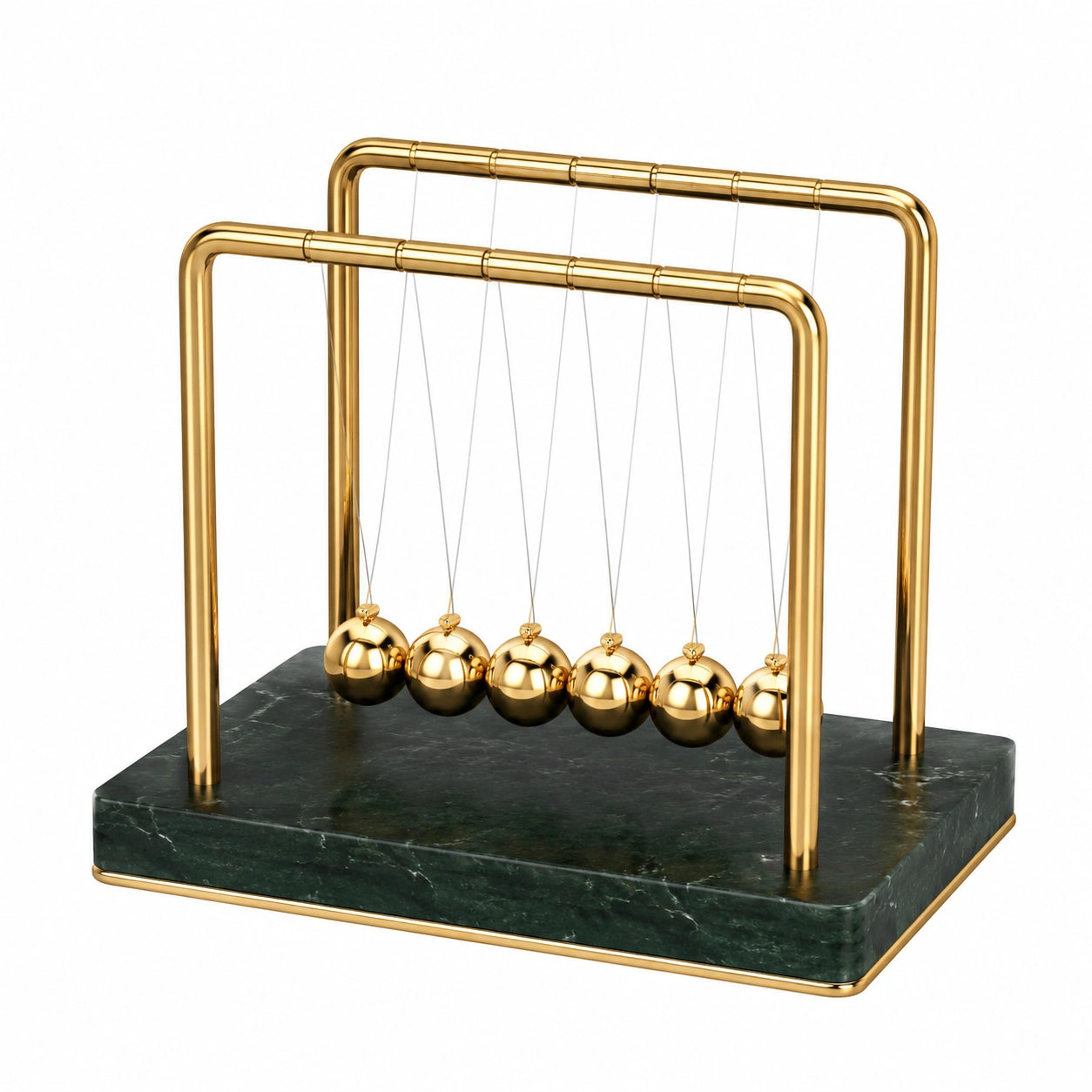 Newtons Pendel mit Goldkugeln auf grüner Marmorbasis